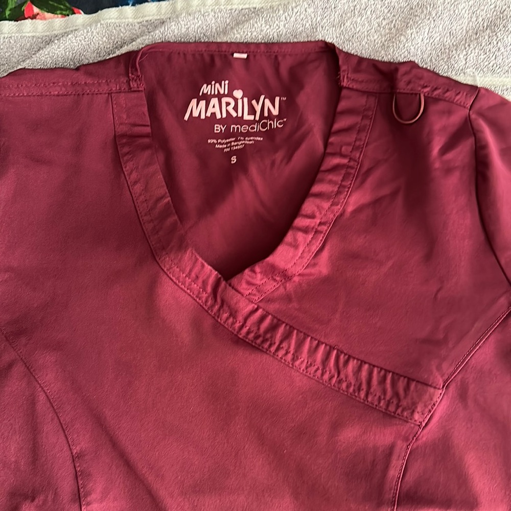 Small scrub top